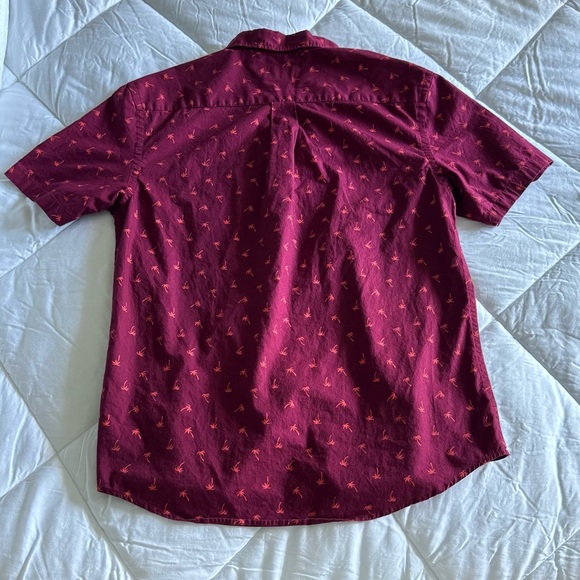 Old Navy Burgundy Patterned Casual Button Down Shirt - Picture 3 of 3